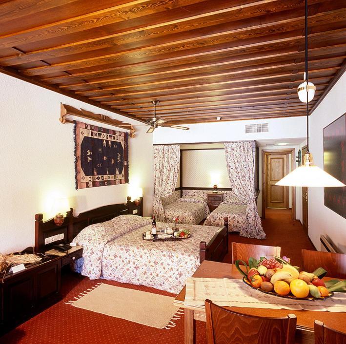 Hotel Spa Montana كاربينيسي المظهر الخارجي الصورة